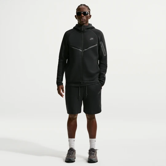 Zdjęcie produktu Męskie spodenki z dzianiny Nike Tech - Czerń