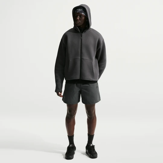 Zdjęcie produktu Męskie spodenki z tkaniny Nike Tech - Szary