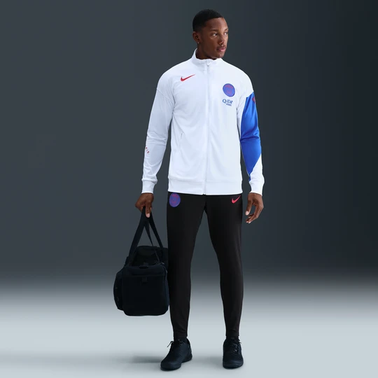 Zdjęcie produktu Męskie spodnie piłkarskie z dzianiny Nike Dri-FIT Total 90 Paris Saint-Germain Strike (wersja trzecia) - Czerń