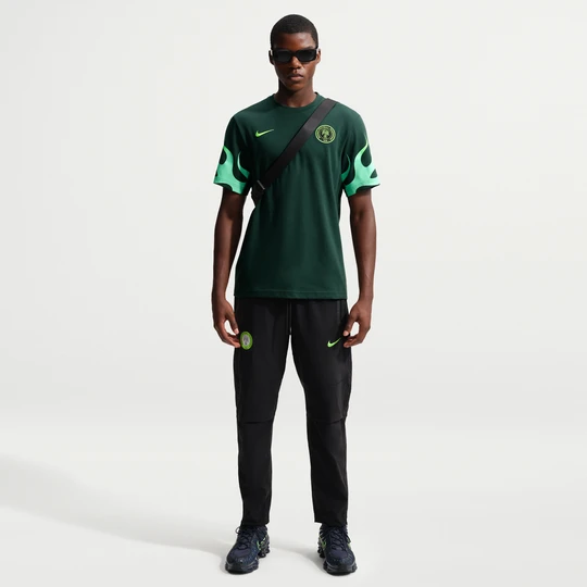 Zdjęcie produktu Męskie spodnie piłkarskie z tkaniny Nike Nigeria Tech - Czerń