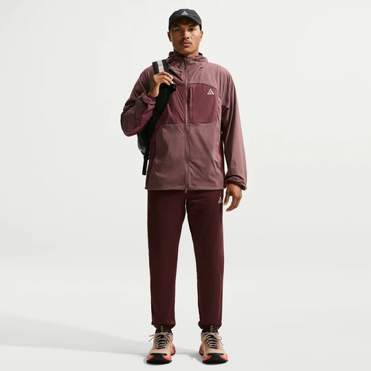 Zdjęcie produktu Męskie spodnie trekkingowe Therma-FIT ACG „Wolf Grid” - Fiolet Nike