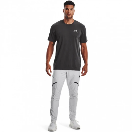 Zdjęcie produktu Męskie spodnie treningowe UNDER ARMOUR UA UNSTOPPABLE CARGO PANTS - białe