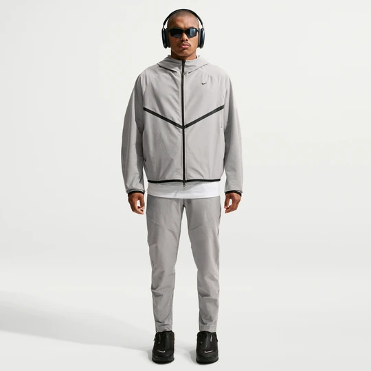 Zdjęcie produktu Męskie spodnie z dzianiny Dri-FIT Shori Nike Tech - Szary