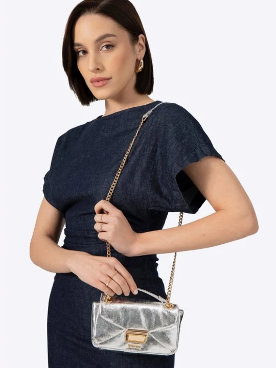 Zdjęcie produktu Minitorebka crossbody z połyskującej ekoskóry srebrna Wittchen