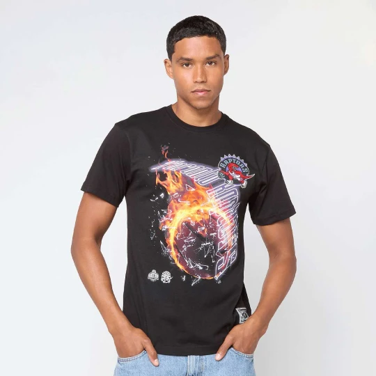 Zdjęcie produktu NBA Toronto Raptors HWC Blaze Graphic Tee Mitchell & Ness czarny