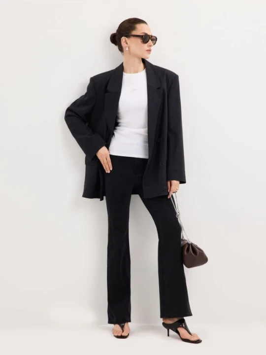 Zdjęcie produktu Mohito - Jeansy flare petite - czarny
