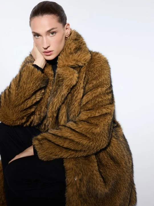 Zdjęcie produktu Mohito - Sztuczne futro oversize - brązowy