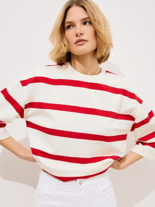 Zdjęcie produktu Mohito - T-shirt oversize - czerwony