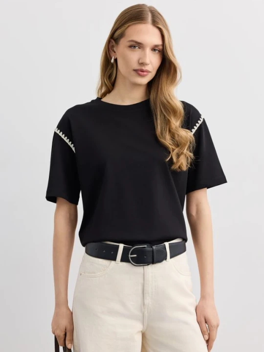 Zdjęcie produktu Mohito - T-shirt z ozdobnym haftem - czarny