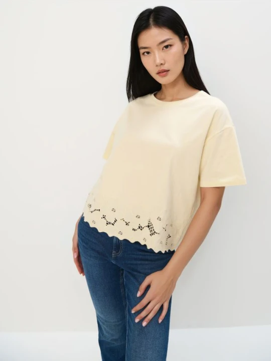 Zdjęcie produktu Mohito - Żółty t-shirt z ażurowym haftem - żółty