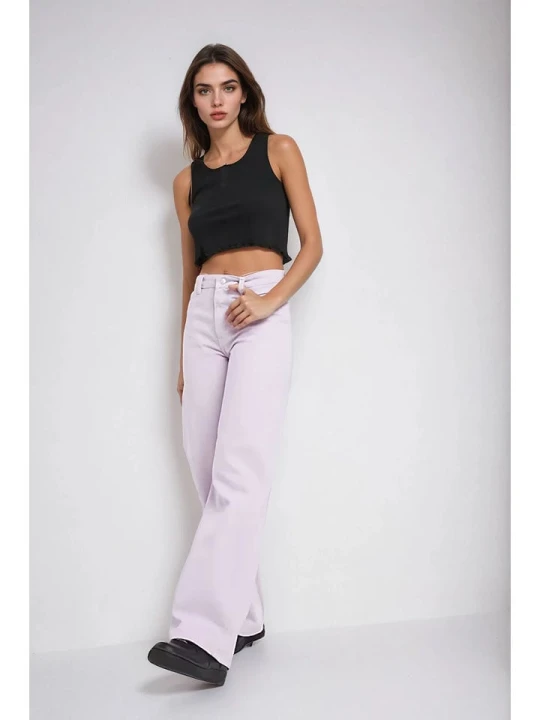 Zdjęcie produktu Monki Dżinsy - Comfort fit - w kolorze lawendowym rozmiar: W26