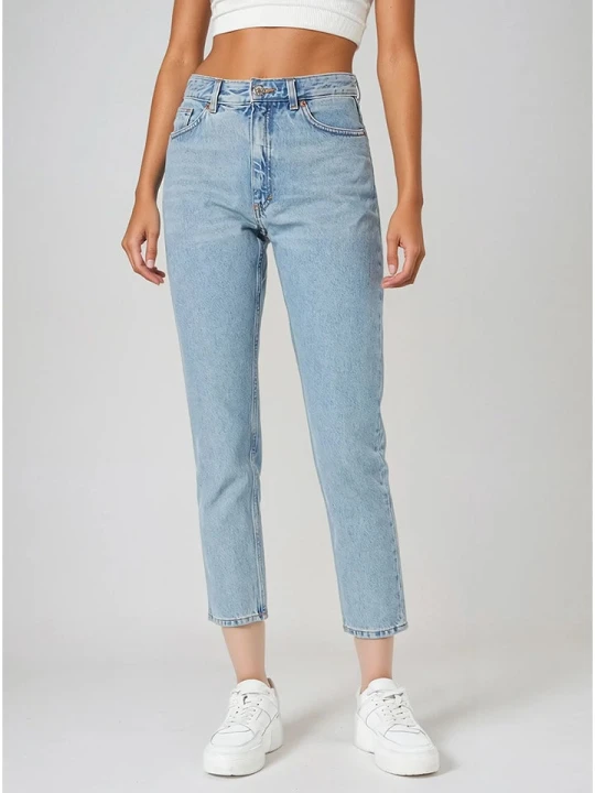 Zdjęcie produktu Monki Dżinsy - Slim fit - w kolorze błękitnym rozmiar: W31