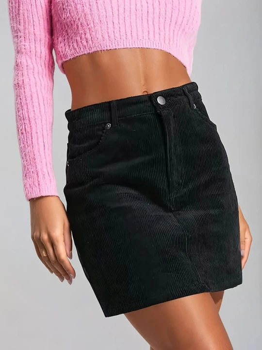 Zdjęcie produktu Monki Spódnica sztruksowa w kolorze czarnym rozmiar: 32