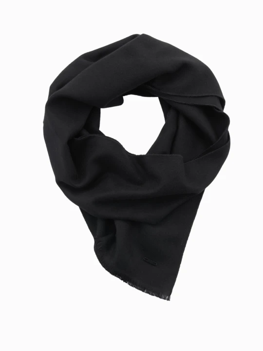Zdjęcie produktu Monochromatyczny męski szalik z frędzlami – czarny V1 Ombre Clothing