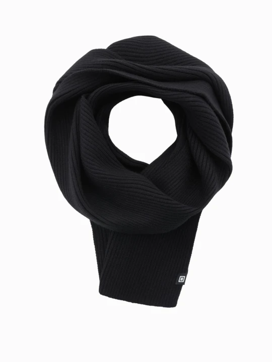 Zdjęcie produktu Monochromatyczny męski szalik z prążkowanej dzianiny – czarny V1 Ombre Clothing