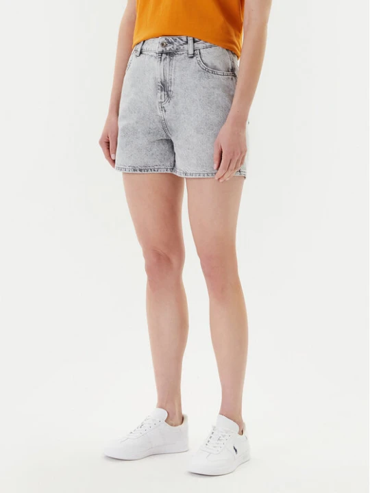 Zdjęcie produktu Mustang Szorty jeansowe Charlotte 1016558 Szary Mom Fit