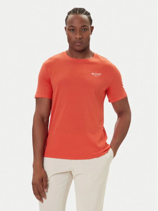 Zdjęcie produktu Mustang T-Shirt Austin 1016857 Czerwony Regular Fit