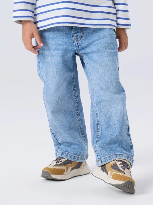 Zdjęcie produktu name it Dżinsy "Ryan" - Straight fit - w kolorze błękitnym rozmiar: 92