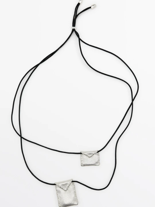 Zdjęcie produktu Naszyjnik Ze Sznurka Z Zawieszkami W Kształcie Kopert - Srebrny - Massimo Dutti - Female