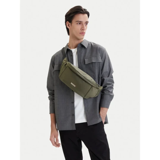 Zdjęcie produktu Nerka Calvin Klein Sleek Waistbag Sling LV04D3148G Zielony