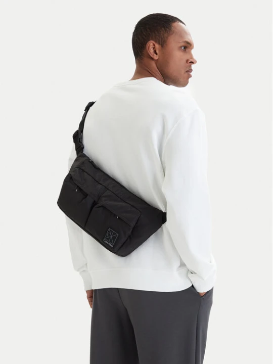 Zdjęcie produktu Nerka Calvin Klein Utility Emblem Sling Waistbag LV04D3341G Czarny