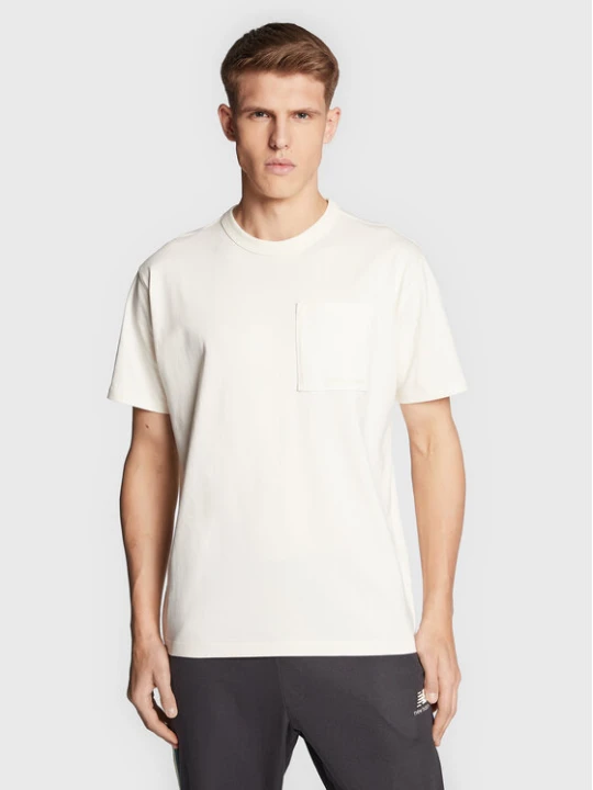 Zdjęcie produktu New Balance T-Shirt MT23567 Écru Relaxed Fit Kremowy