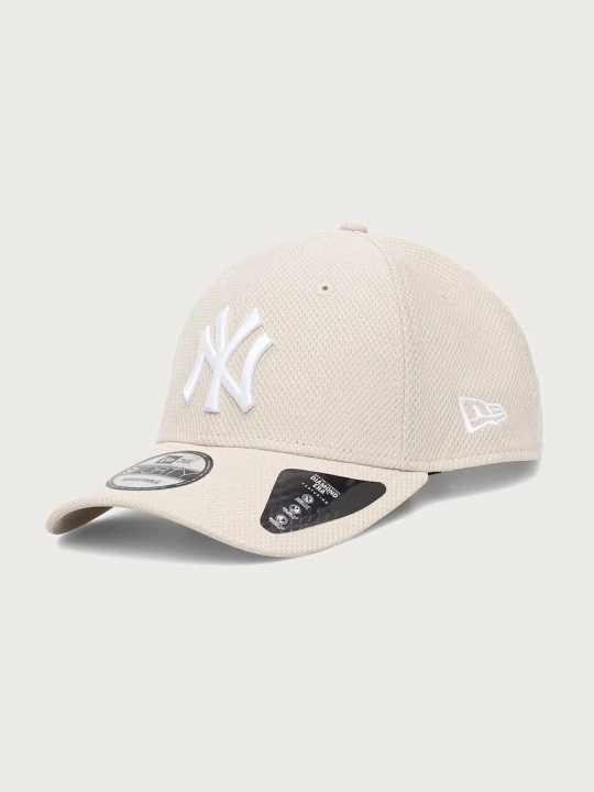 Zdjęcie produktu New Era DIAMOND ERA ESSENTIAL 9FORTY® czapka z daszkiem damska