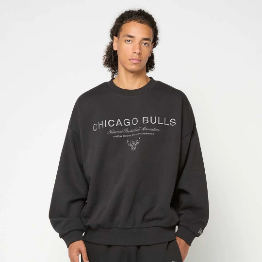 Zdjęcie produktu NBA Linear Graphic Boxy Crew Chicago Bulls New Era czarny