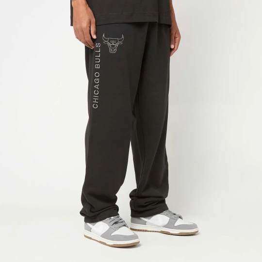 Zdjęcie produktu NBA Linear Joggers Chicago Bulls New Era czarny