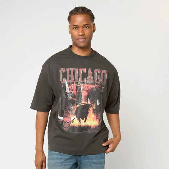 Zdjęcie produktu NBA Washed Graphic Tee Chicago Bulls New Era szary