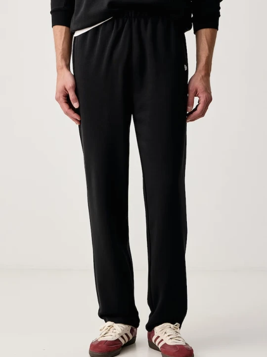 Zdjęcie produktu New Era spodnie dresowe z bawełną czarny