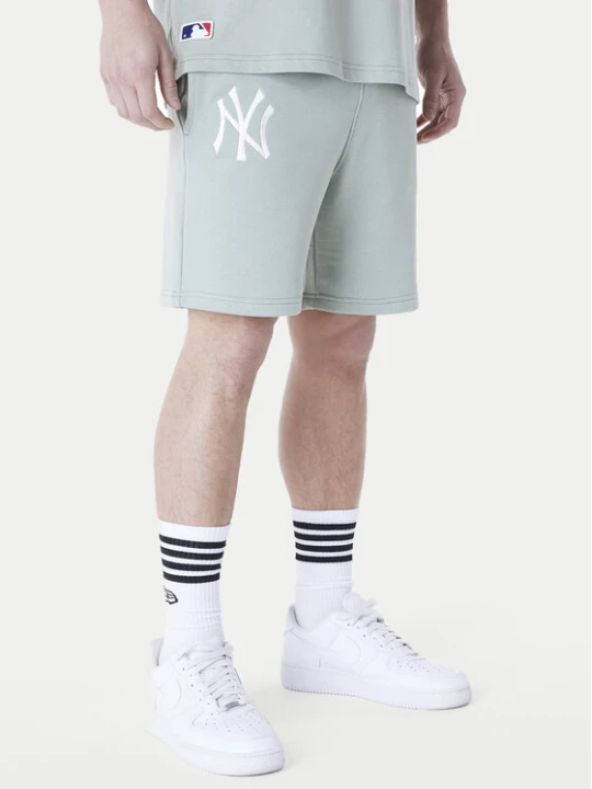 Zdjęcie produktu New Era Szorty sportowe New York Yankees MLB League Essentials 60596184 Zielony Regular Fit