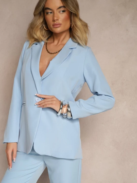 Zdjęcie produktu Niebieska Marynarka z Imitacją Kieszeni i Usztywnioną Linią Ramion Vivissea New Collection
