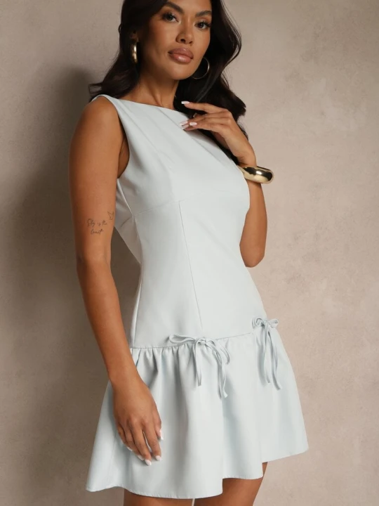 Zdjęcie produktu Niebieska Sukienka Vices Drop Waist Bez Rękawów z Kokardkami i Falbanką Follena