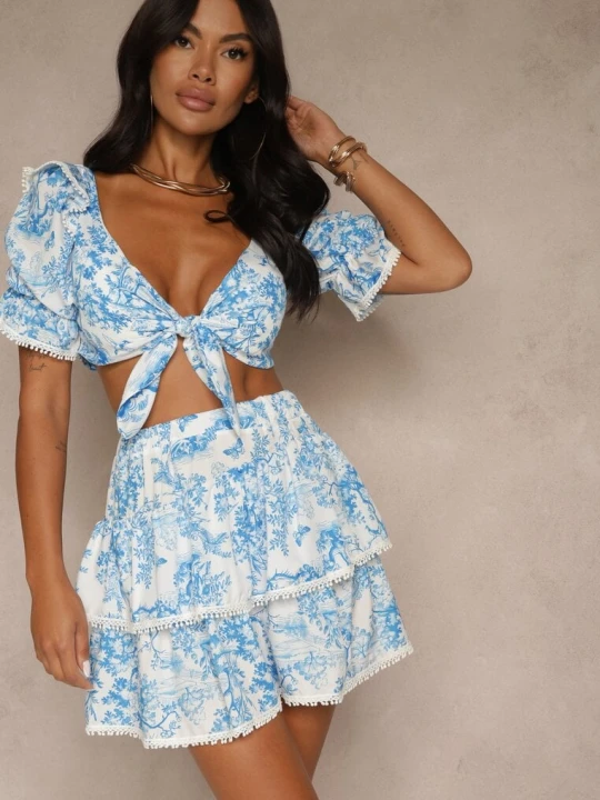 Zdjęcie produktu Niebieski Komplet Bluzka Ozdobiona Wiązaniem i Spódnica z Lamówką Halanisa New Collection