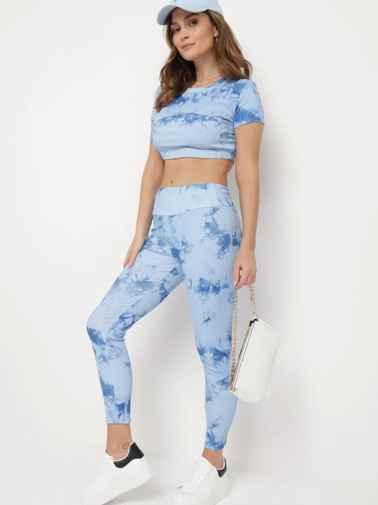 Zdjęcie produktu Niebieski Komplet Sportowy z Wzorem Tie-Dye Top z Krótkimi Rękawami i Leggisy Larvena