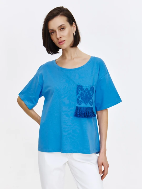 Zdjęcie produktu Niebieski t-shirt z boho kieszonką TOP SECRET