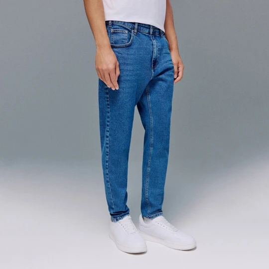 Zdjęcie produktu Niebieskie jeansy carrot fit House