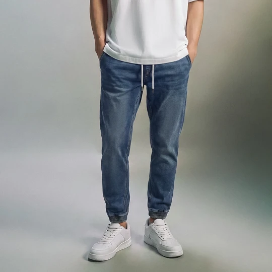 Zdjęcie produktu Niebieskie jeansy jogger z regulowanym pasem House