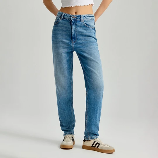 Zdjęcie produktu Niebieskie jeansy mom fit z wysokim stanem House granatowy