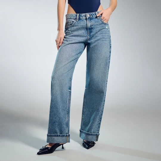Zdjęcie produktu Niebieskie jeansy straight fit mid waist z podwinięciem House