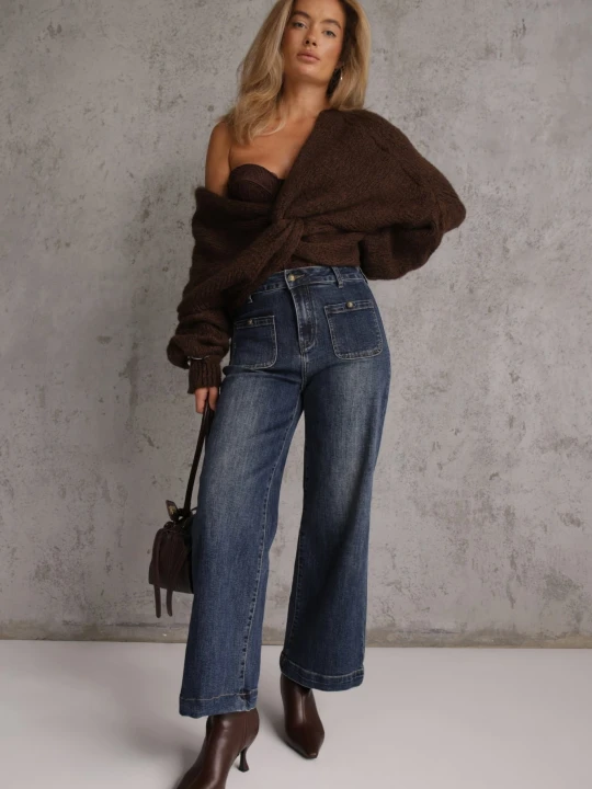 Zdjęcie produktu Niebieskie Jeansy Wide Leg z Dużą Zawartością Bawełny Ozdobione Naszytymi Kieszeniami Memori Milas91