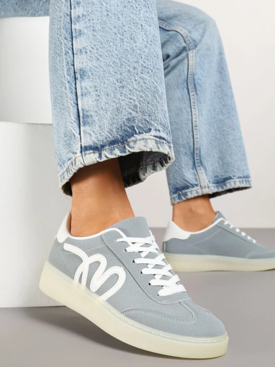 Zdjęcie produktu Niebieskie Sneakersy w Stylu Klasycznych Tenisówek z Ozdobną Aplikacją Elddiva Maira
