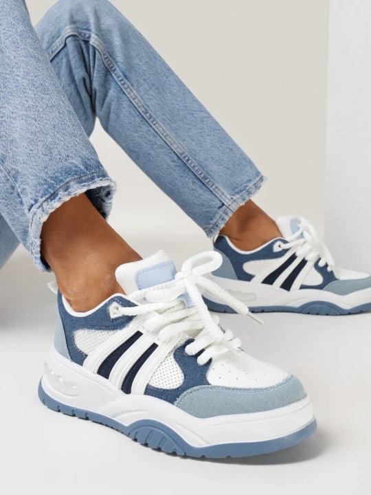 Zdjęcie produktu Niebieskie Sneakersy z Brokatem i Perforacją Kimelle