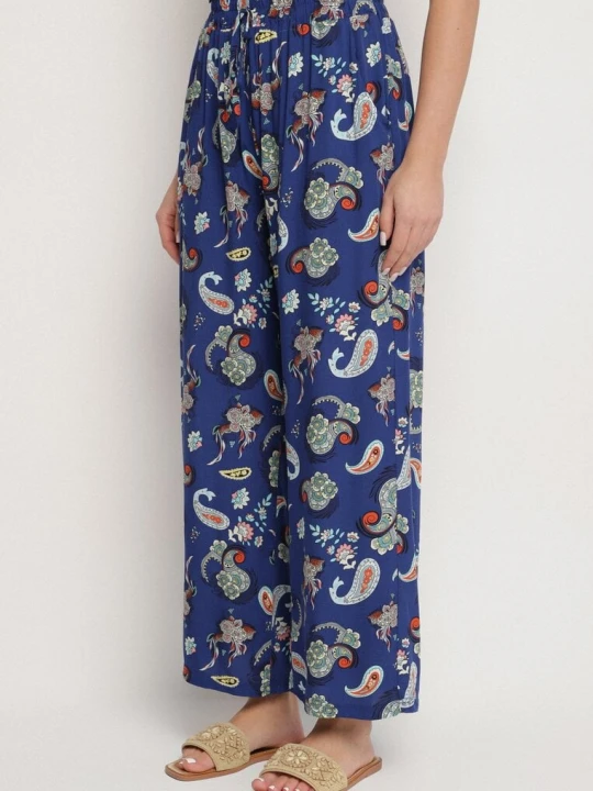 Zdjęcie produktu Niebieskie Spodnie z Bawełny z w Stylu Boho z Szerokimi Nogawkami i Gumką w Talii Jelvia Airisa Granatowy