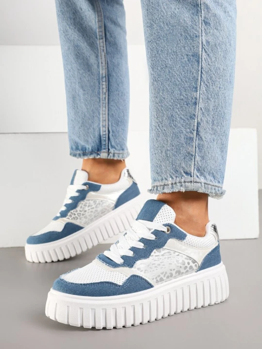 Zdjęcie produktu Niebiesko-Białe Sneakersy na Tłoczonej Podeszwie ze Zdobieniami w Panterkę Gerraza
