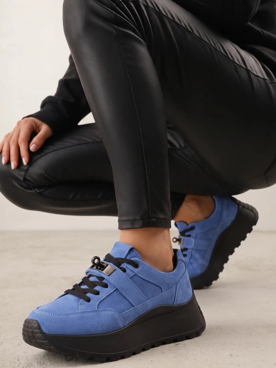 Zdjęcie produktu Niebiesko-Czarne Skórzane Sneakersy na Grubej Podeszwie z Paskiem z Metalowym Zapięciem Cirmia Goodin