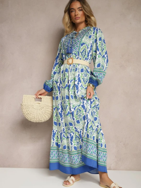 Zdjęcie produktu Niebiesko-Zielona Rozkloszowana Sukienka w Ornamentalny Wzór Zdobiona Wiązaniem z Frędzlami Ridira M&d Fashion