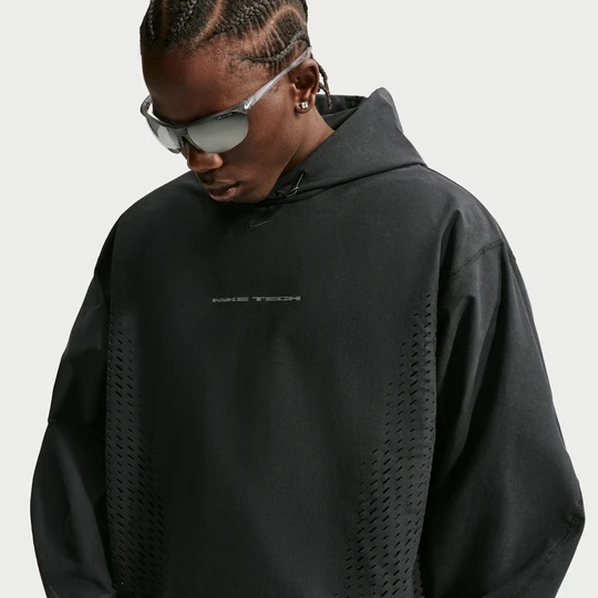 Zdjęcie produktu Nierozpinana męska bluza z kapturem z dzianiny Dri-FIT Shori Nike Tech - Czerń