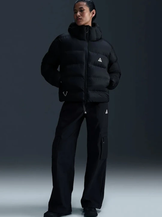 Zdjęcie produktu Nike ACG: All Conditions Gear kurtka trekkingowa damska ACG Lunar Lake PrimaLoft czarny